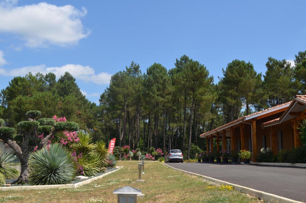 L'Hotel Du Lac Casteljaloux Bagian luar foto